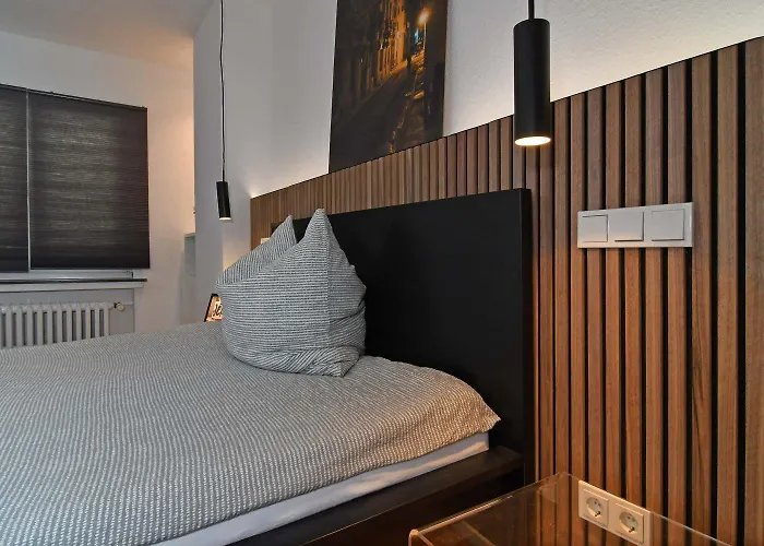 Komfortables Im Rechtsrheinischen * كولونيا